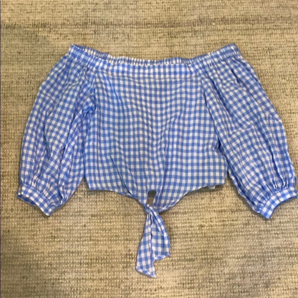 Super cute slightly crop gingham top!!